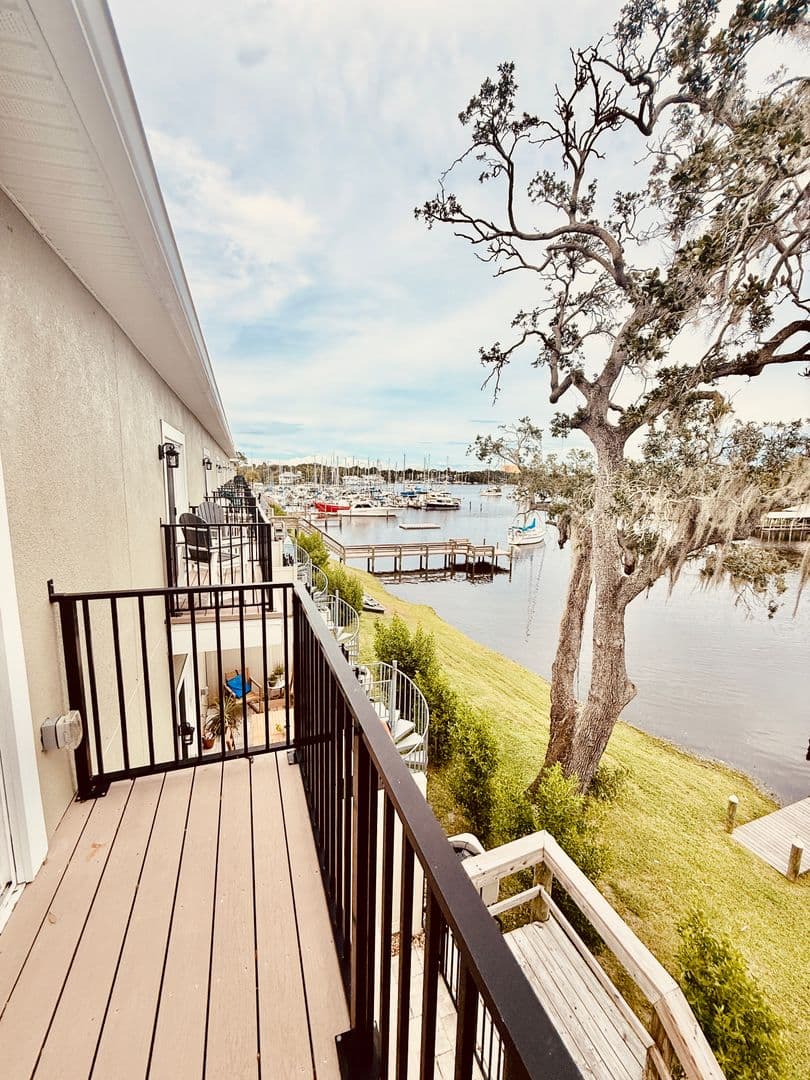Melbourne Townhome: 823 Paddleboard Ct