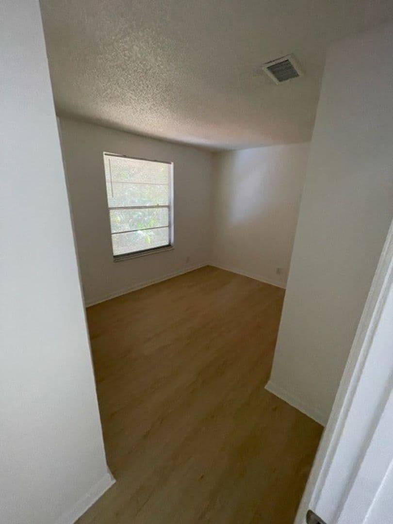 West Melbourne House: 2276 W. New Haven Avenue