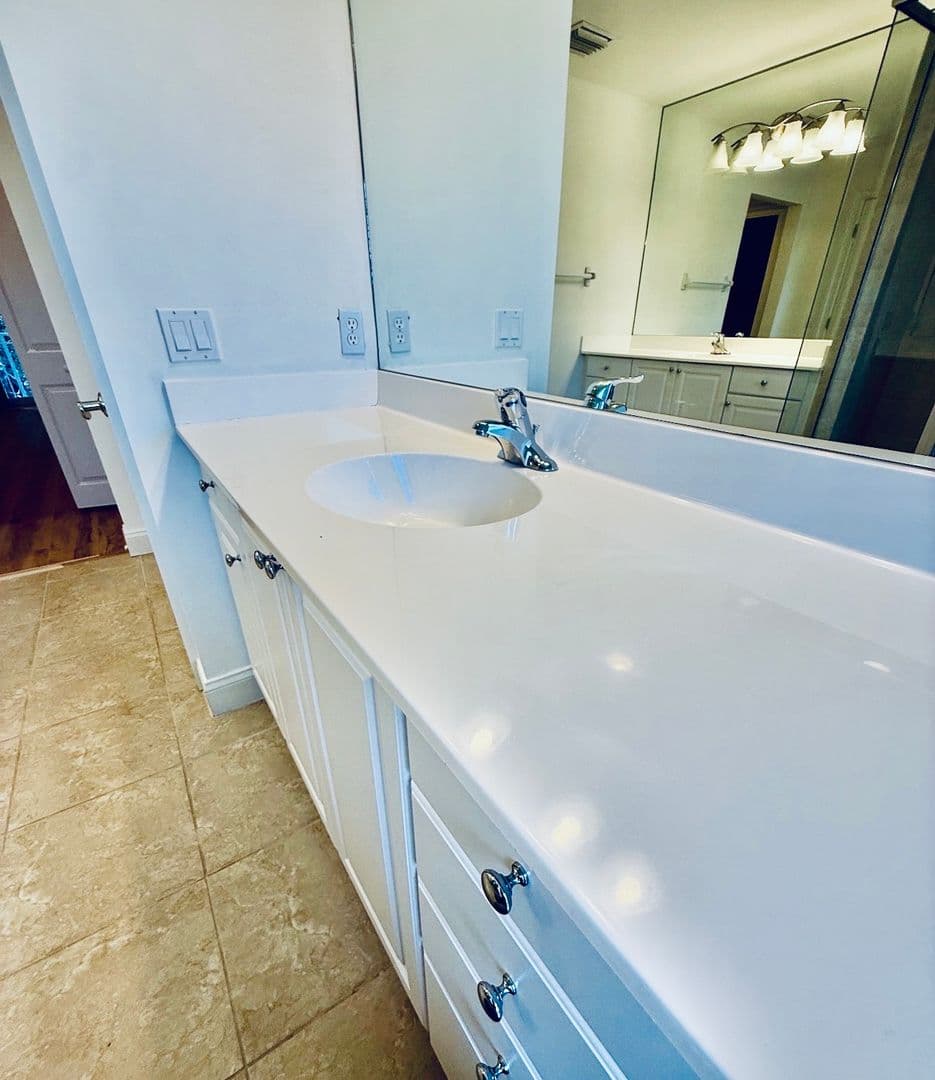 Palm Bay House: 860 VIGNOLES AVENUE NE, UNIT 2
