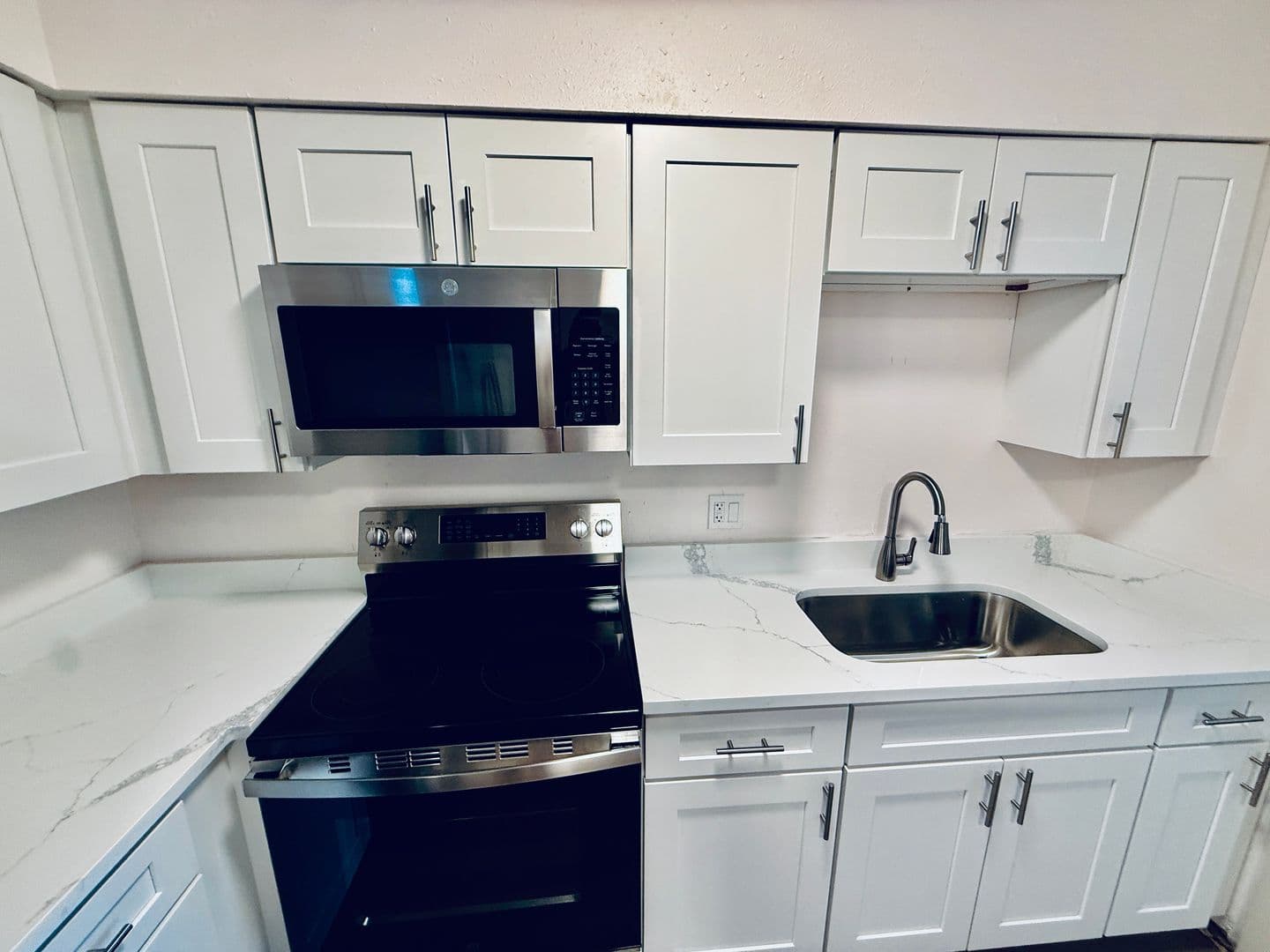 Cocoa House: 718 Lunar Lake Circle
