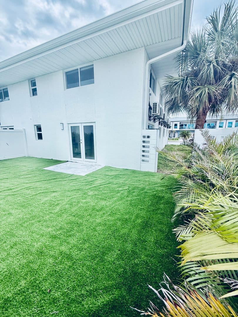 Indialantic Condo: 210 6th Ave Unit 6