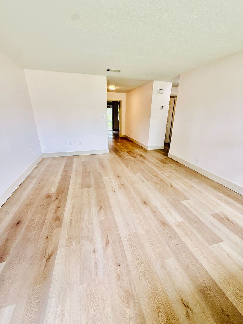 Cocoa House: 718 Lunar Lake Circle