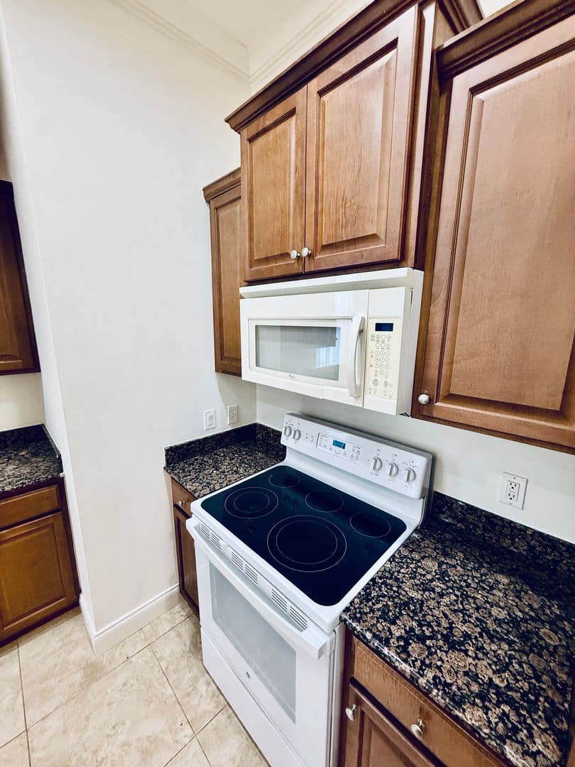 Palm Bay House: 860 VIGNOLES AVENUE NE, UNIT 2