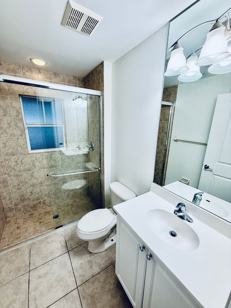 Palm Bay House: 860 VIGNOLES AVENUE NE, UNIT 2