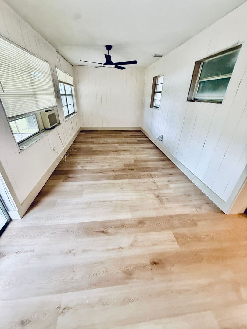 Cocoa House: 718 Lunar Lake Circle