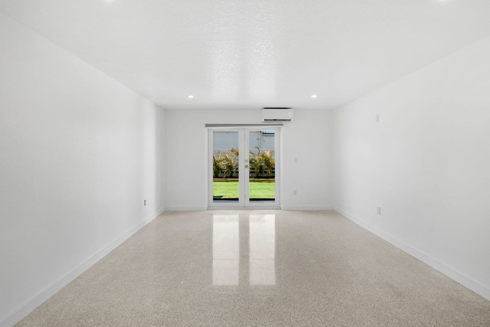 Indialantic Condo: 210 6th Ave Unit 4