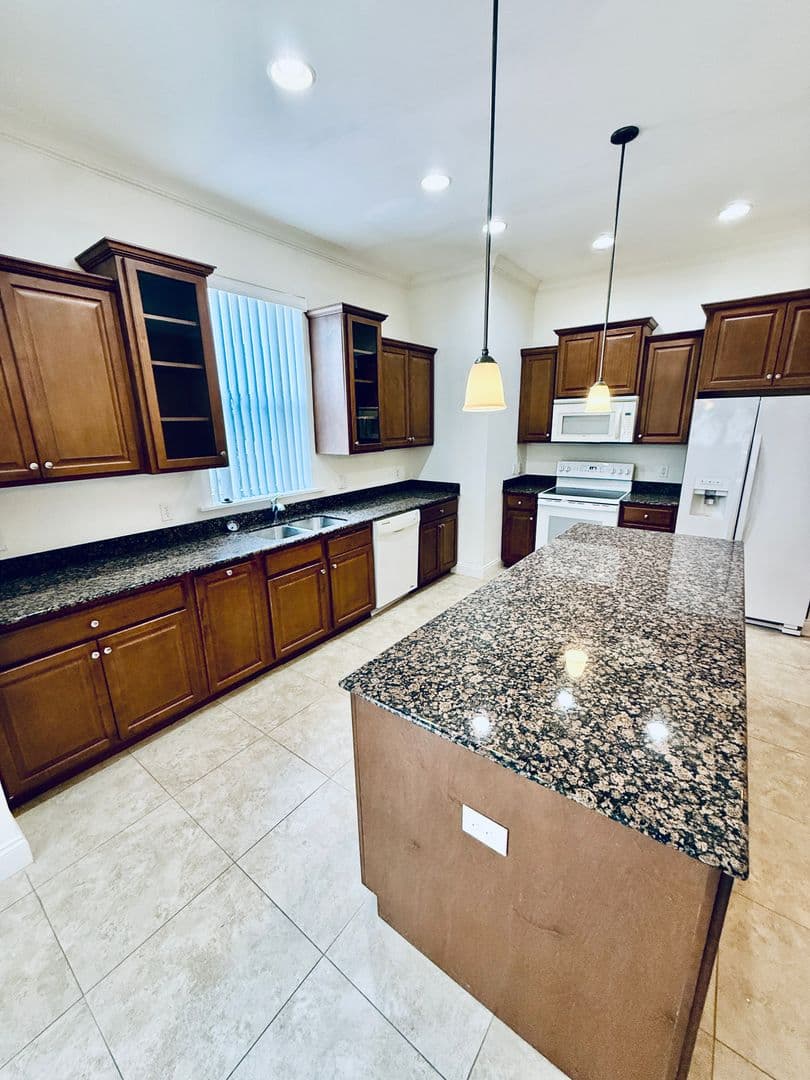Palm Bay House: 860 VIGNOLES AVENUE NE, UNIT 2