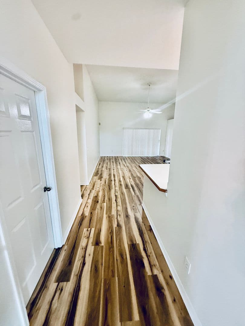 Melbourne House: 1686 Rustic Way