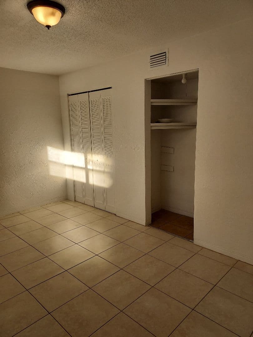 Daytona Beach House: 201 Nancy Dr #1