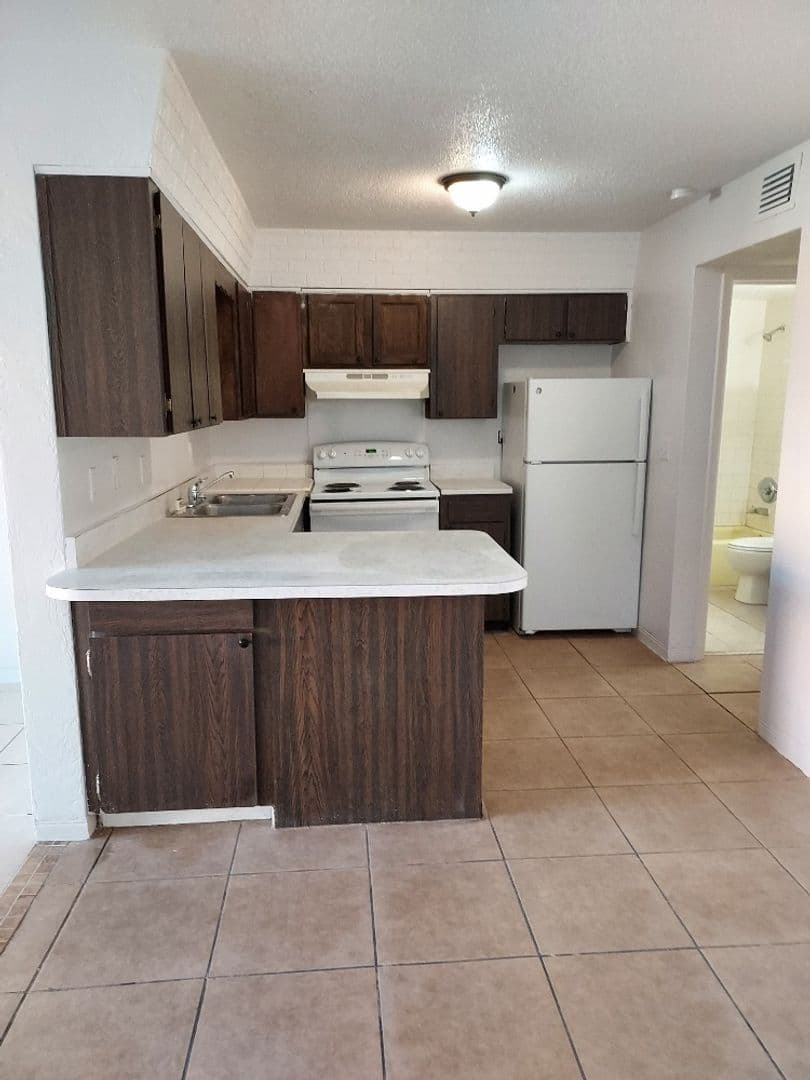 Daytona Beach House: 201 Nancy Dr #1