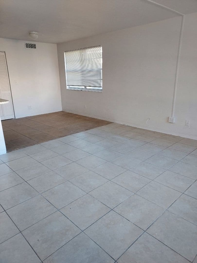 Daytona Beach House: 201 Nancy Dr #2