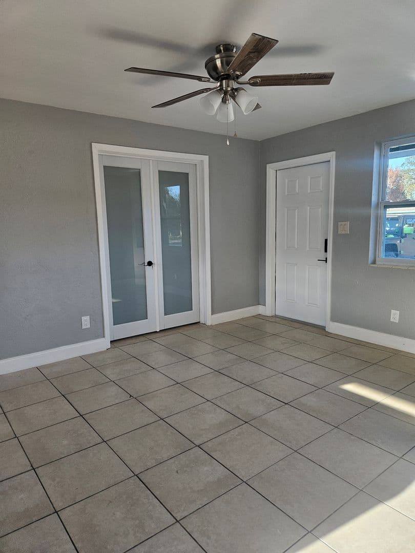 Daytona Beach House: 838 Lewis Dr