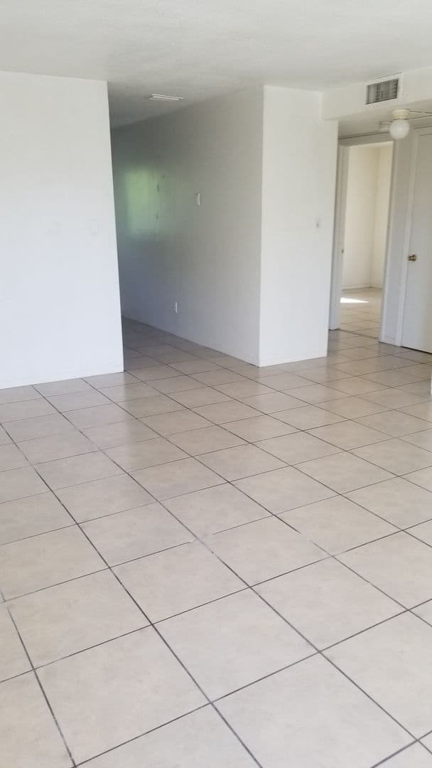 South Daytona Condo: 2190 S Palmetto Ave