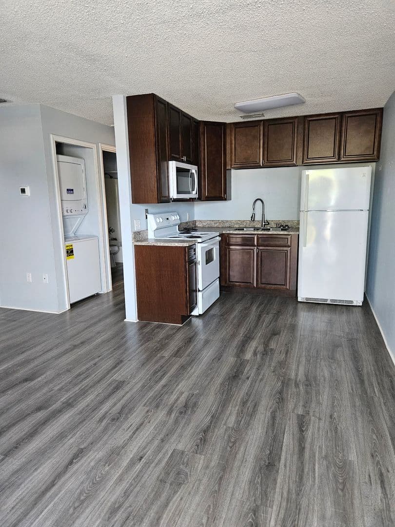 Daytona Beach House: 1290 9th St  #307