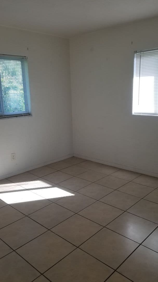 South Daytona Condo: 2190 S Palmetto Ave