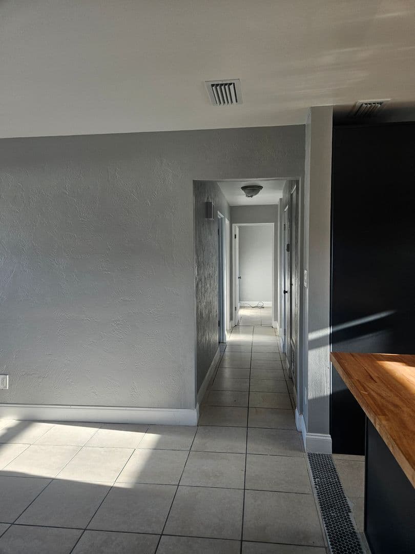 Daytona Beach House: 838 Lewis Dr