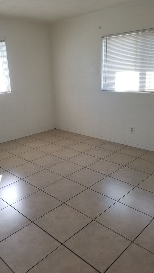 South Daytona Condo: 2190 S Palmetto Ave