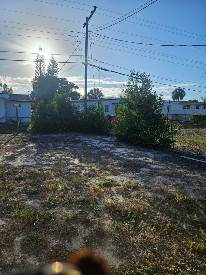 Daytona Beach House: 838 Lewis Dr