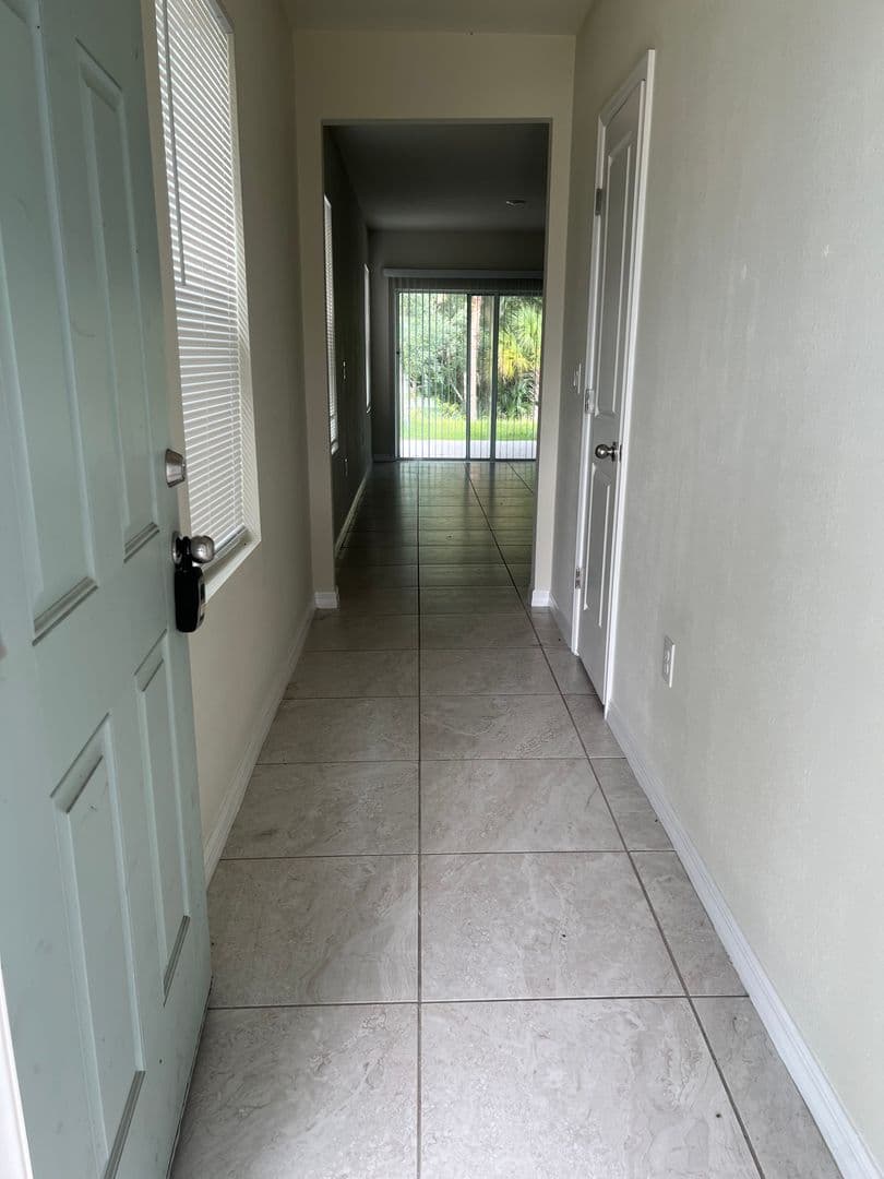 Kissimmee House: 5103 Royal Point Ave