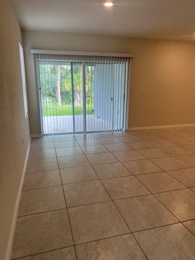 Kissimmee House: 5103 Royal Point Ave