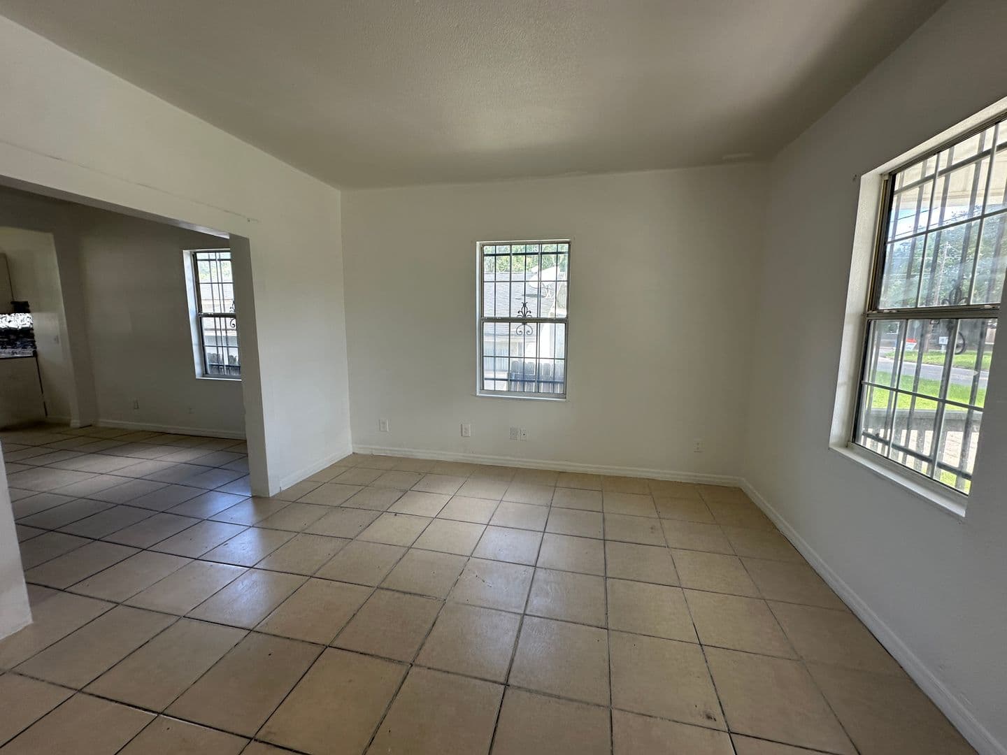 Sanford House: 808 S Locus