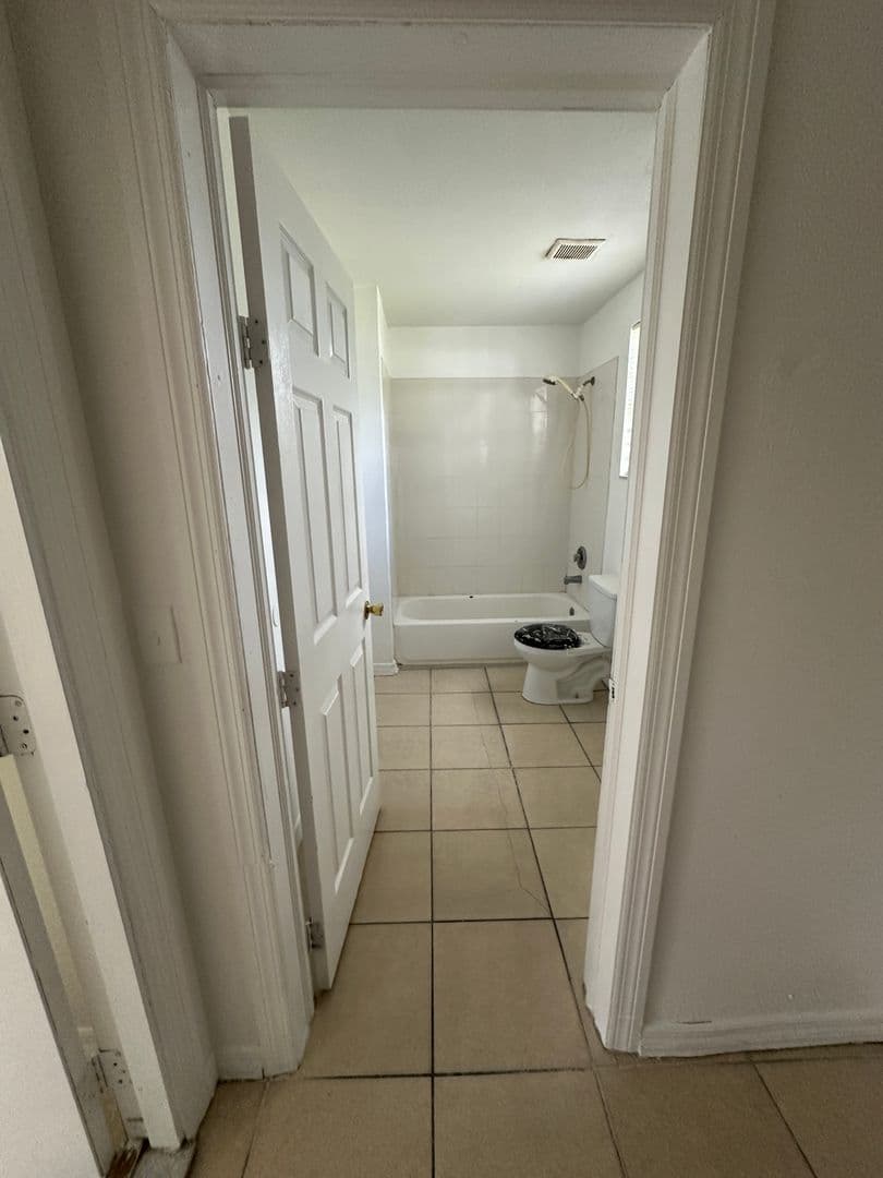Sanford House: 808 S Locus