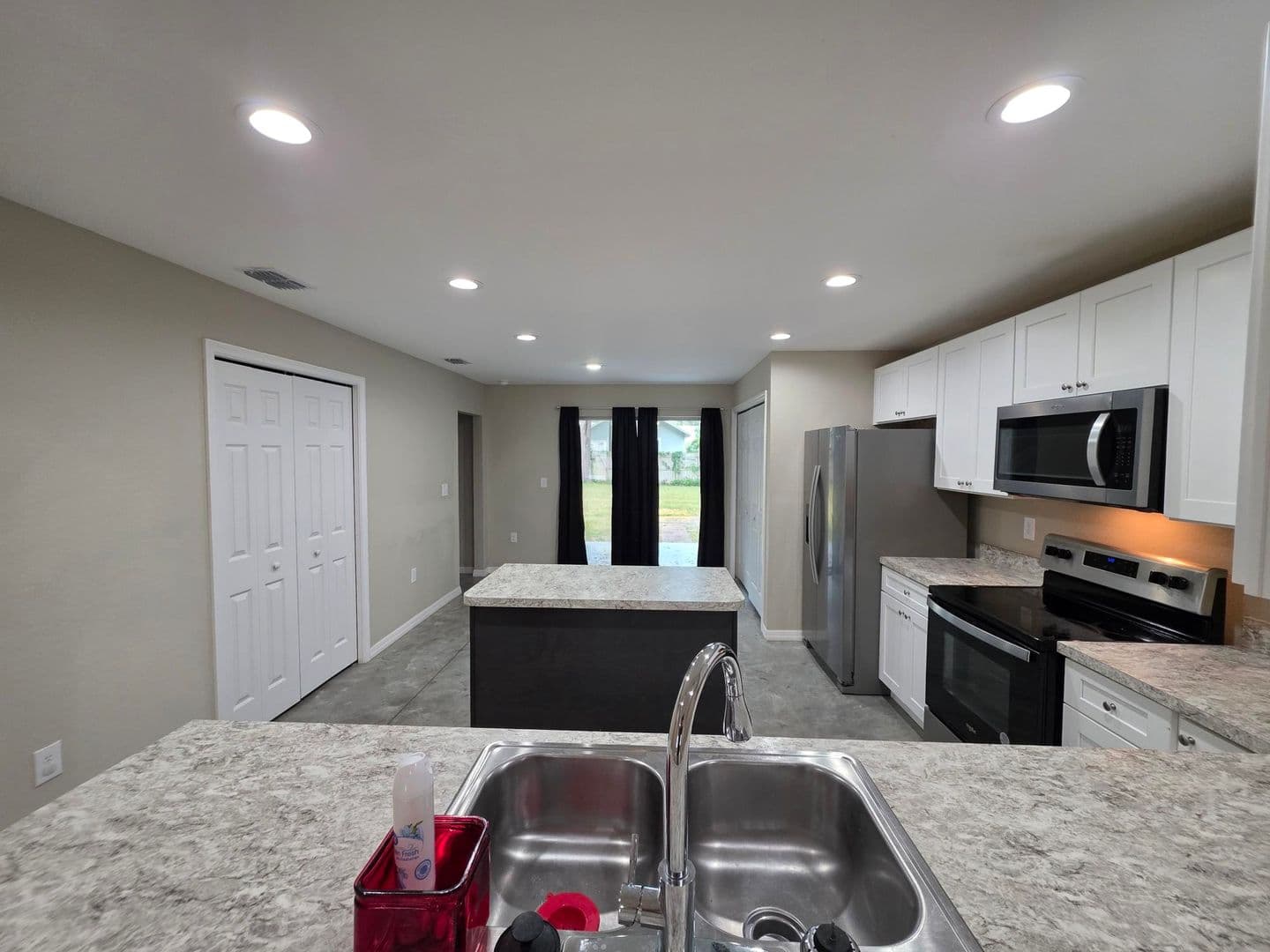 Winter Haven House: 447 Ave A NE
