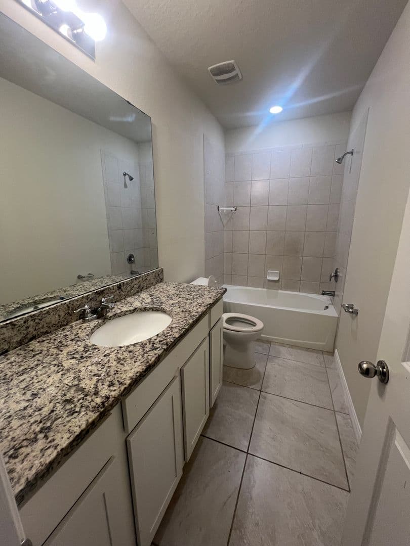 Kissimmee House: 5103 Royal Point Ave