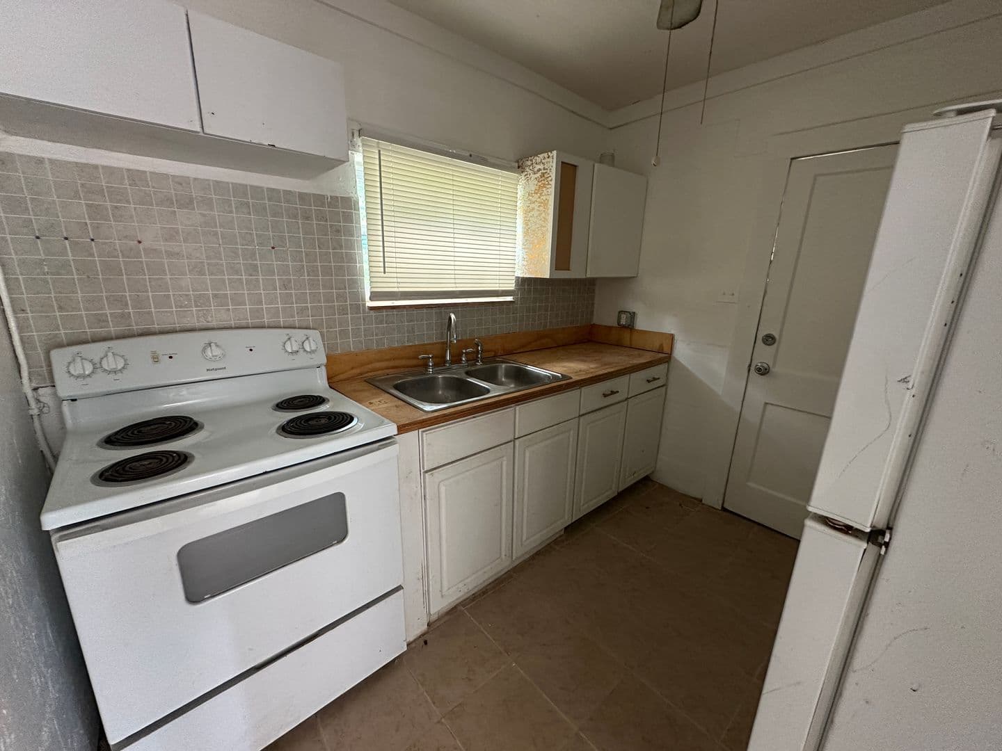 Winter Haven House: 823 Ave R NE