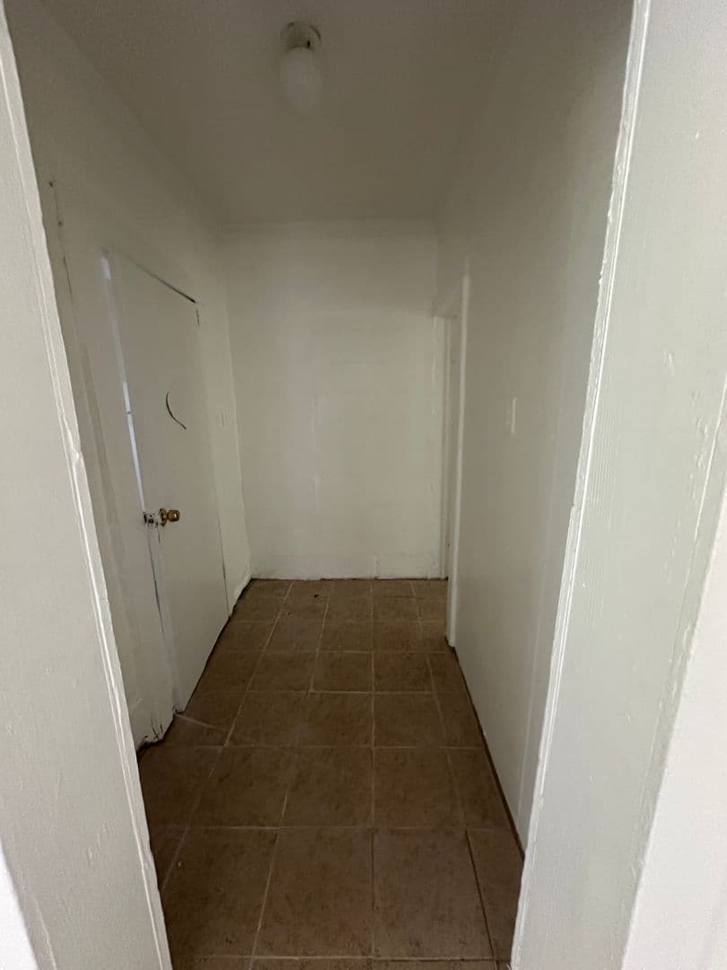 Winter Haven House: 823 Ave R NE