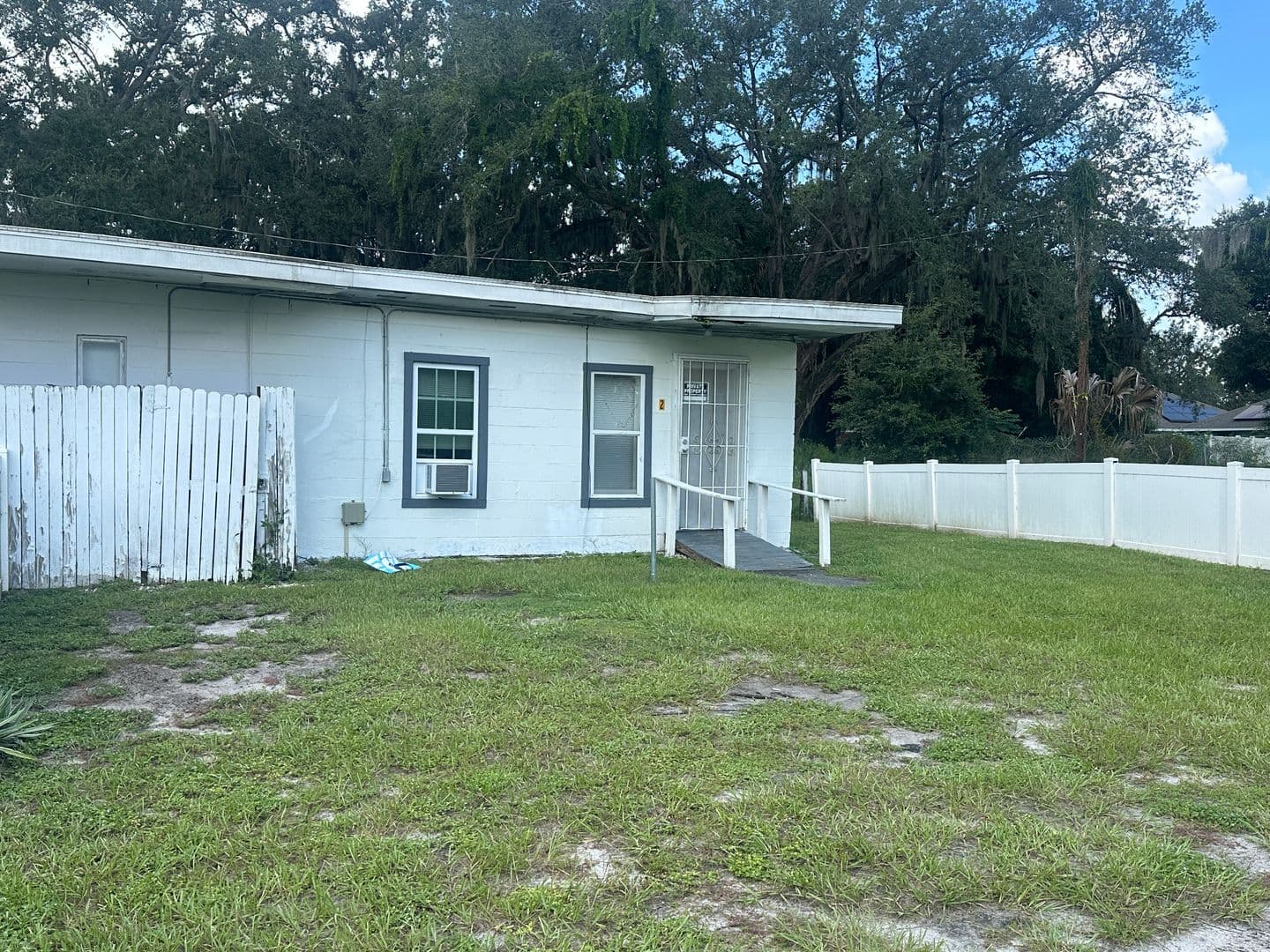 Winter Haven House: 823 Ave R NE