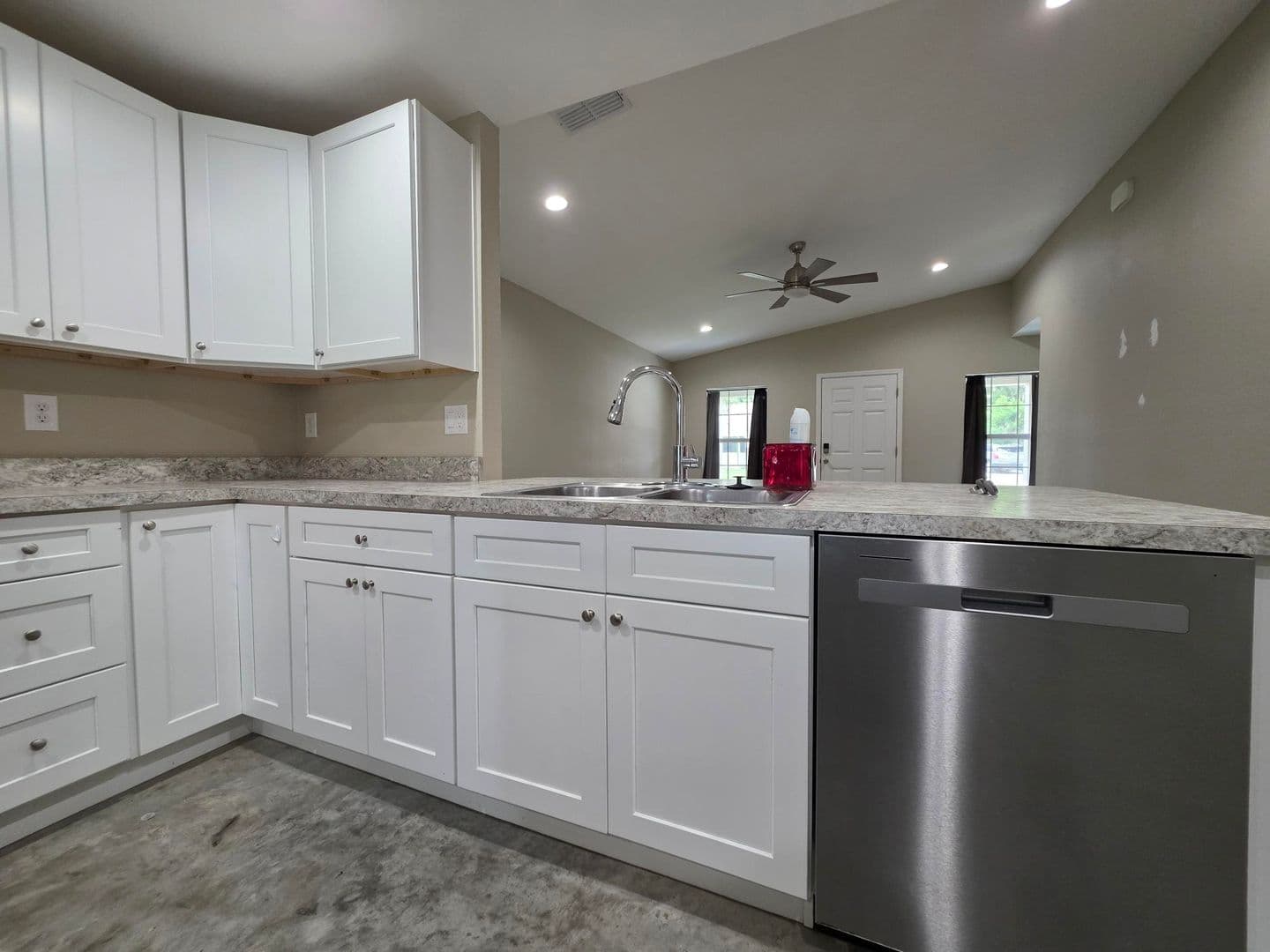 Winter Haven House: 447 Ave A NE
