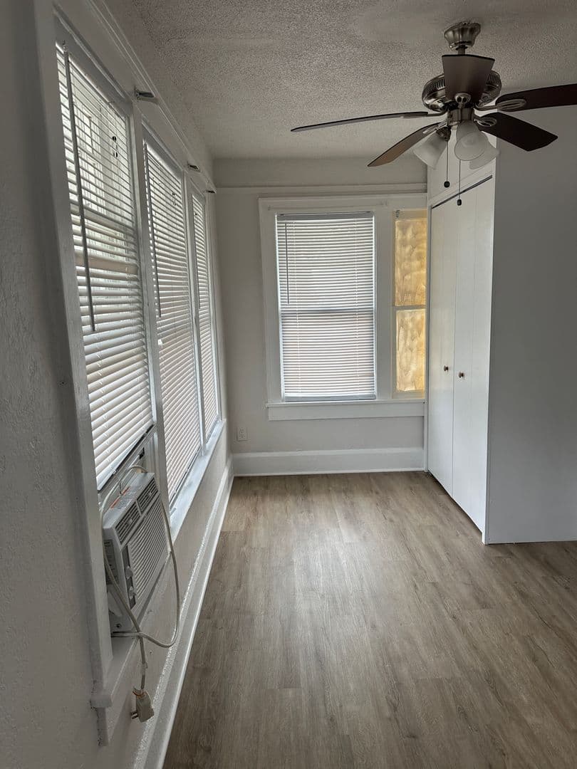 Winter Haven House: 136 Avenue C NE