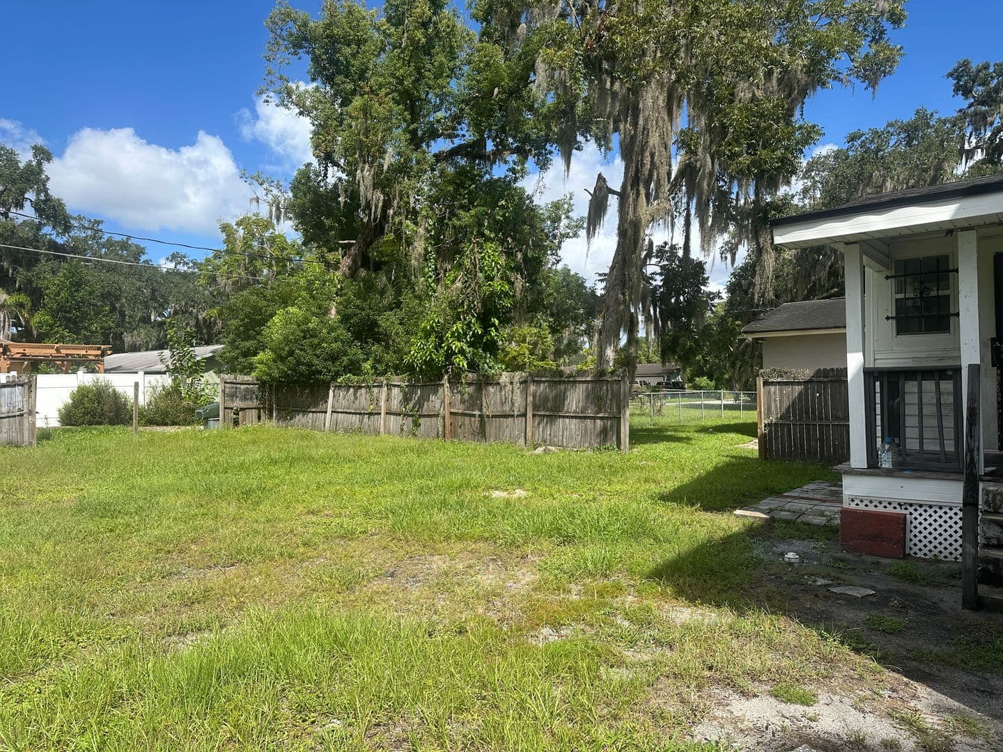 Sanford House: 808 S Locus