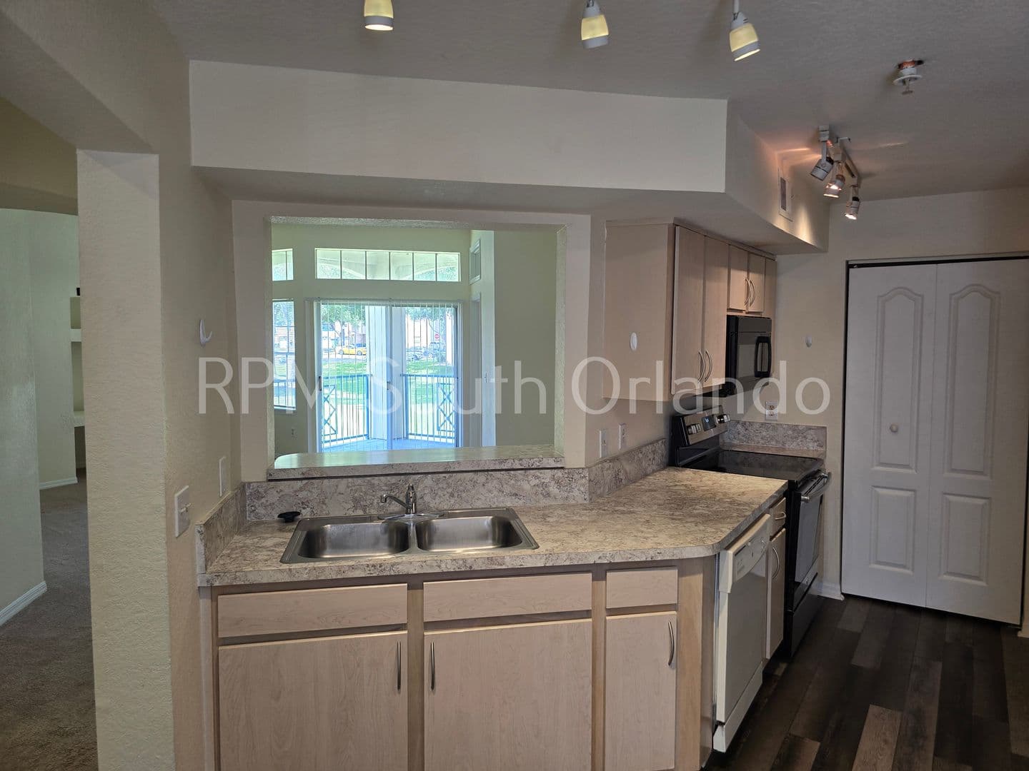 Orlando Condo: 7270 Westpointe Blvd Unit 920