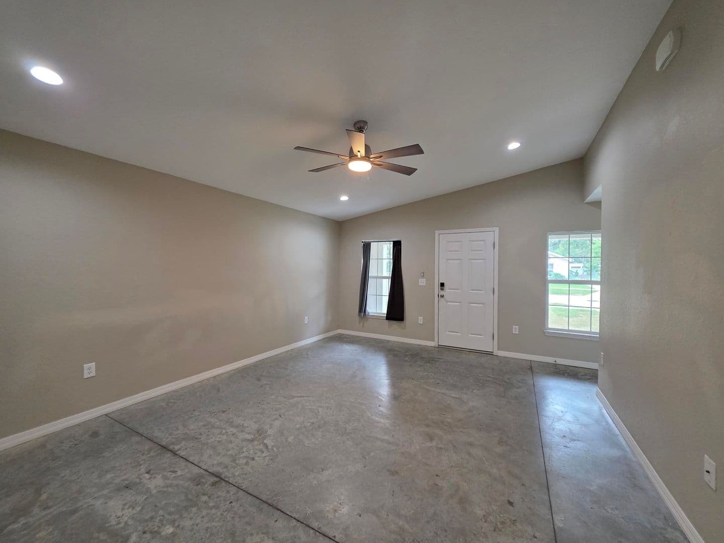 Winter Haven House: 447 Ave A NE