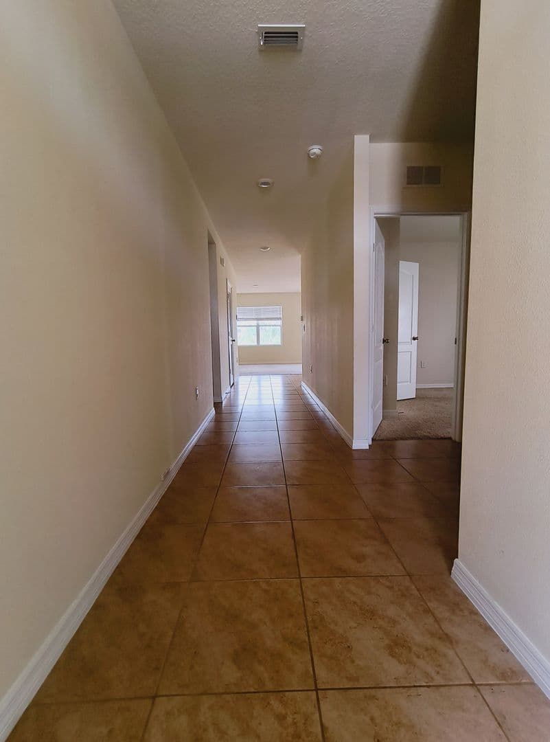 Winter Haven House: 1065 Cambridge Dr