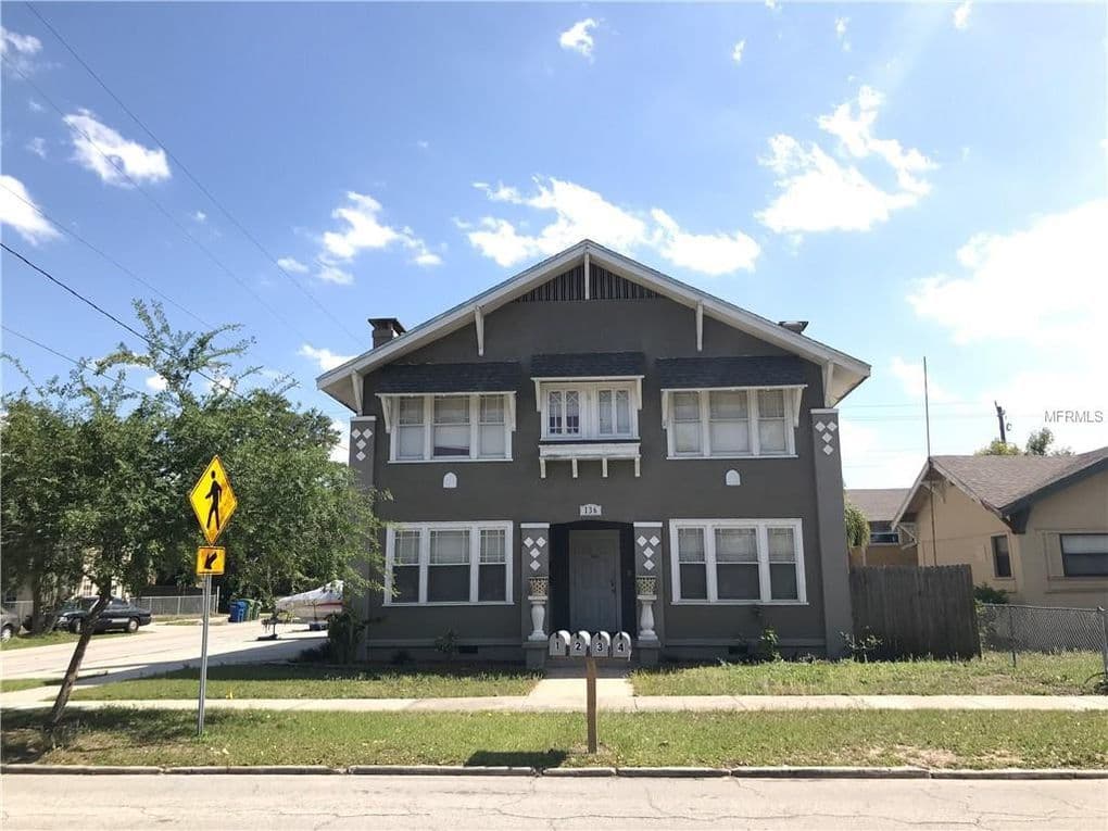 Winter Haven House: 136 Avenue C NE