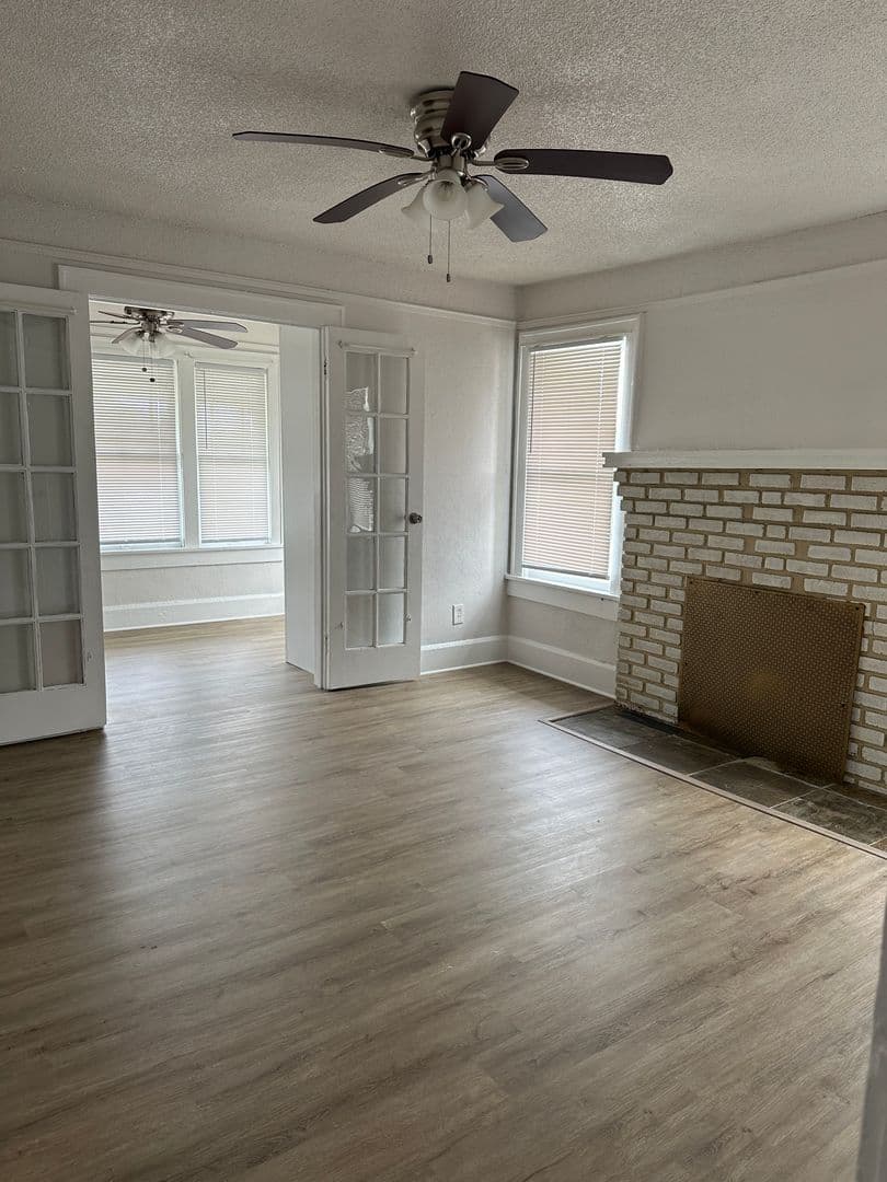Winter Haven House: 136 Avenue C NE
