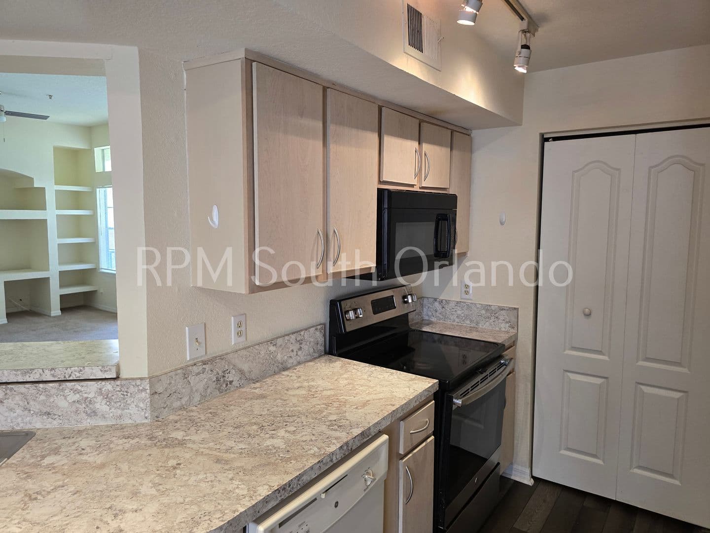 Orlando Condo: 7270 Westpointe Blvd Unit 920
