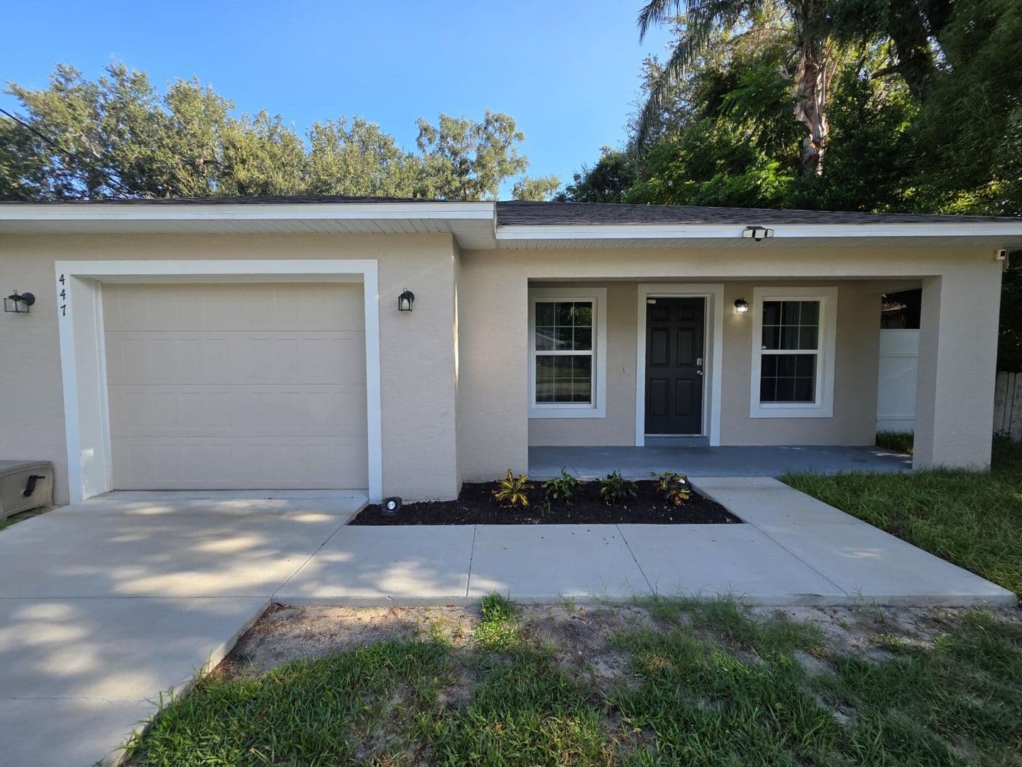 Winter Haven House: 447 Ave A NE