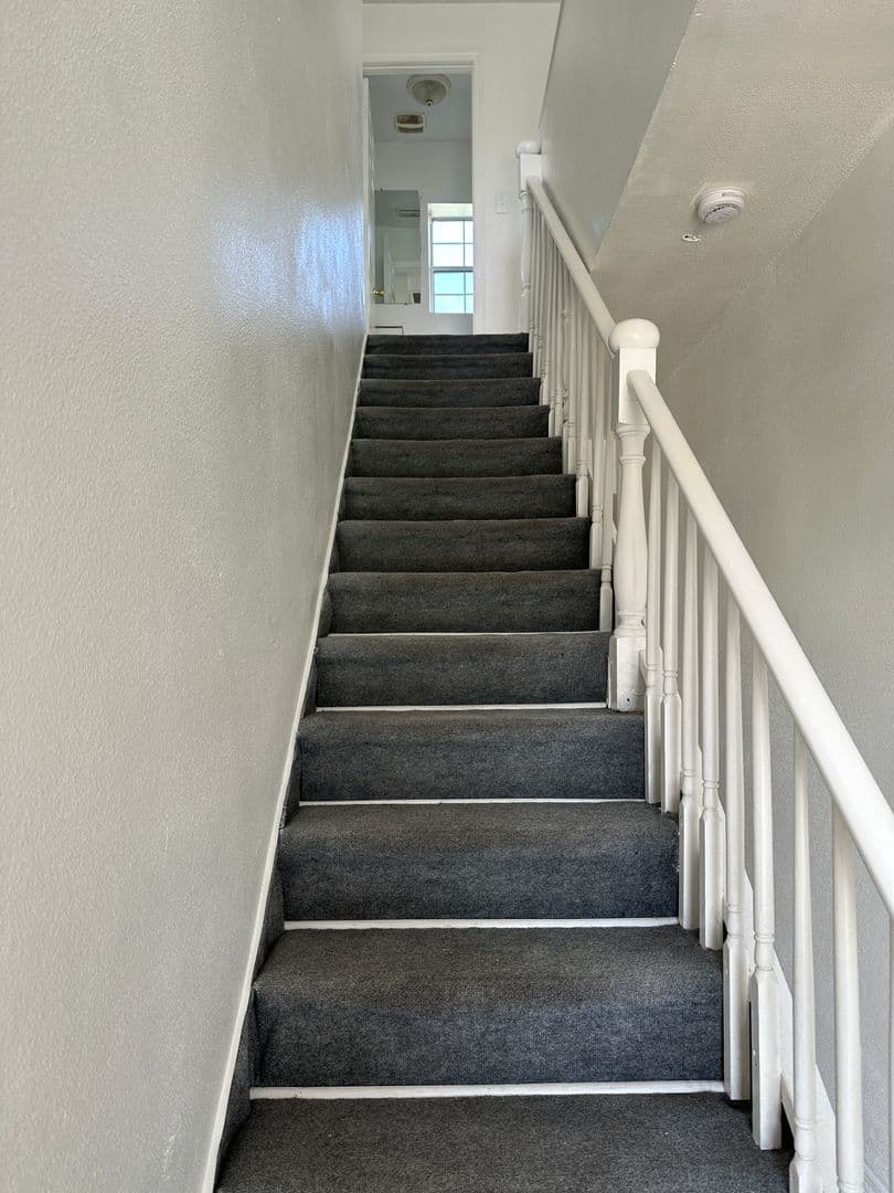 Sanford House: 808 S Locus