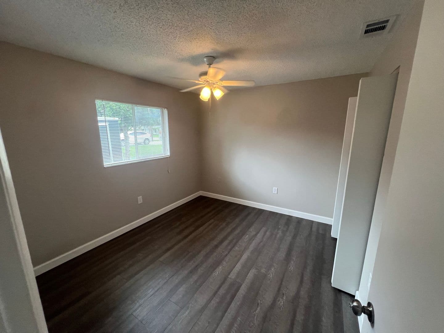 Sarasota House: 2622 Sweetland Ave