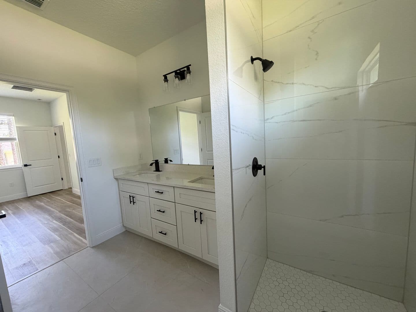 Dunnellon House: 1852 W Quaker LN
