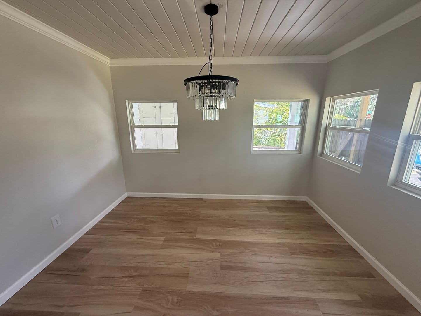 Ocala House: 1014 NE 12th Street