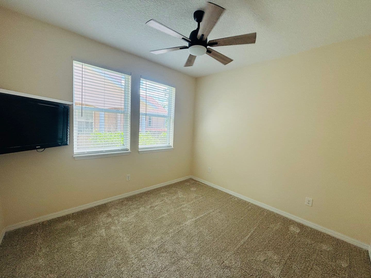 Ocala House: 4859 NW 35th Lane Rd