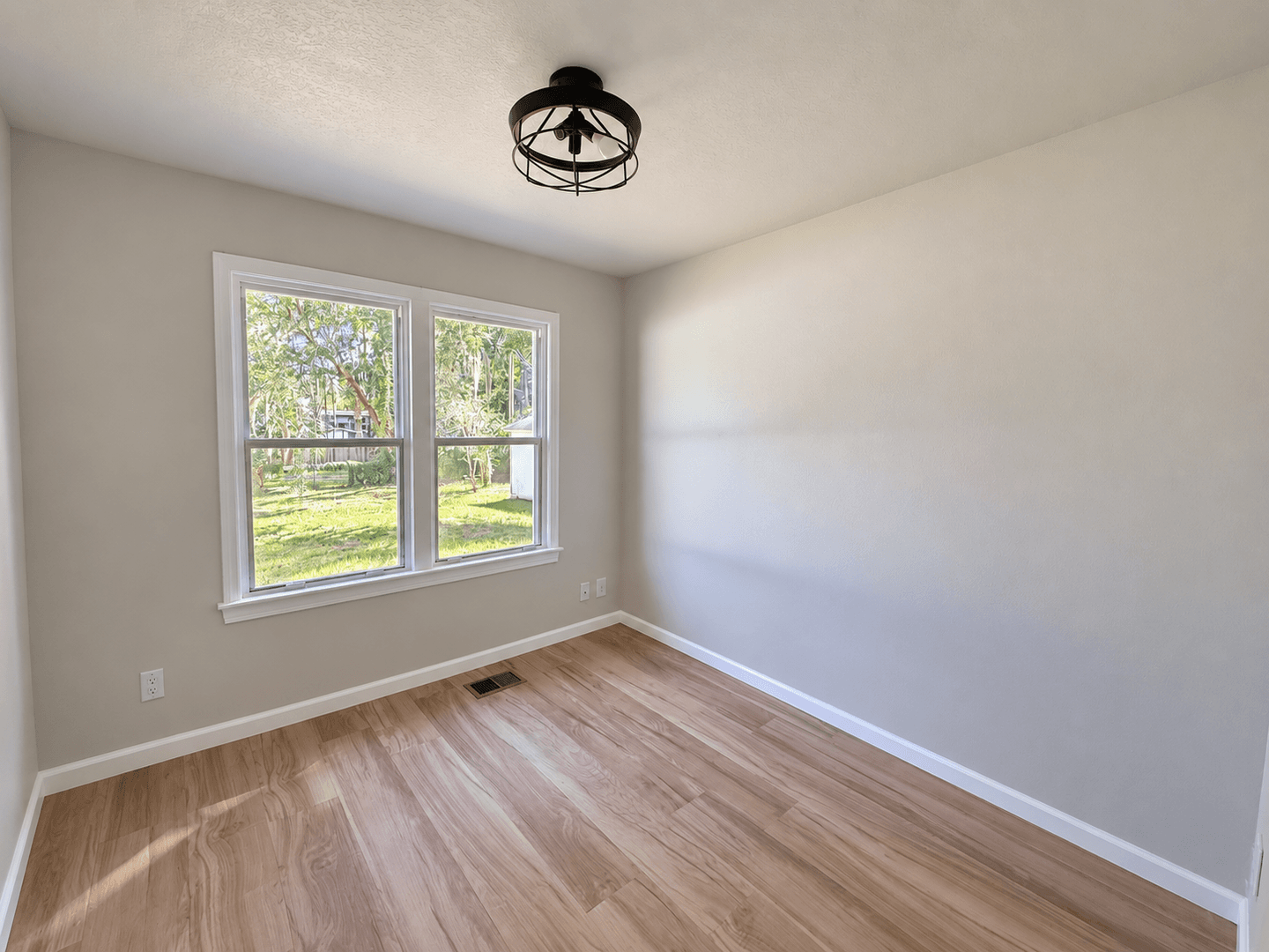 Ocala House: 1014 NE 12th Street