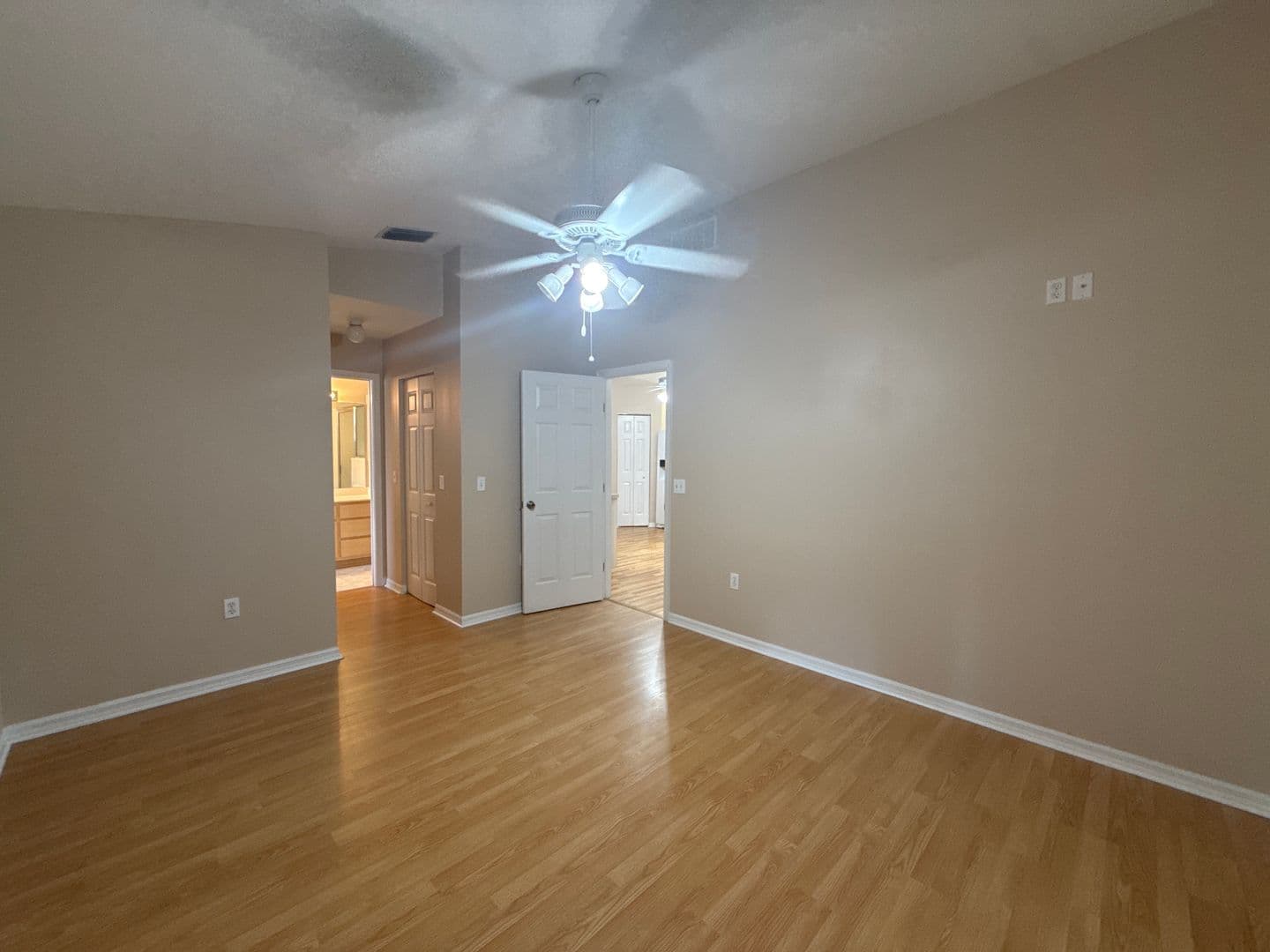 Ocala House: 2216 NE 39th Ave