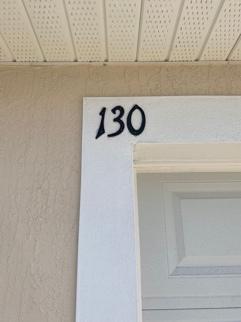 Ocala House: 130 Oak Circle
