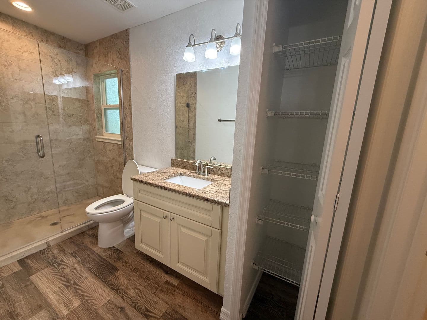 Belleview House: 5300 SE 115th Place